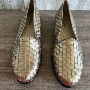 Trotters Gold Woven Loafers 8 Narrow